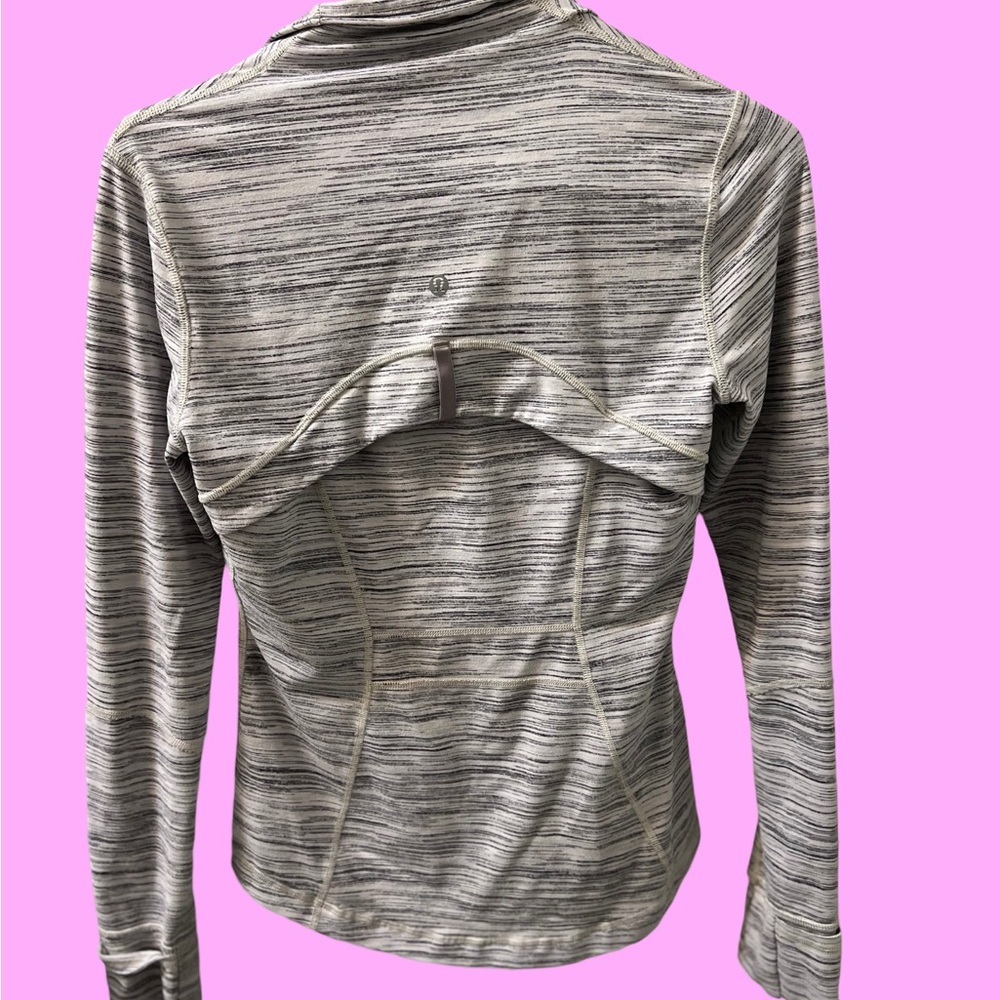 Lululemon Like New Define Jacket Size 6 - image 3